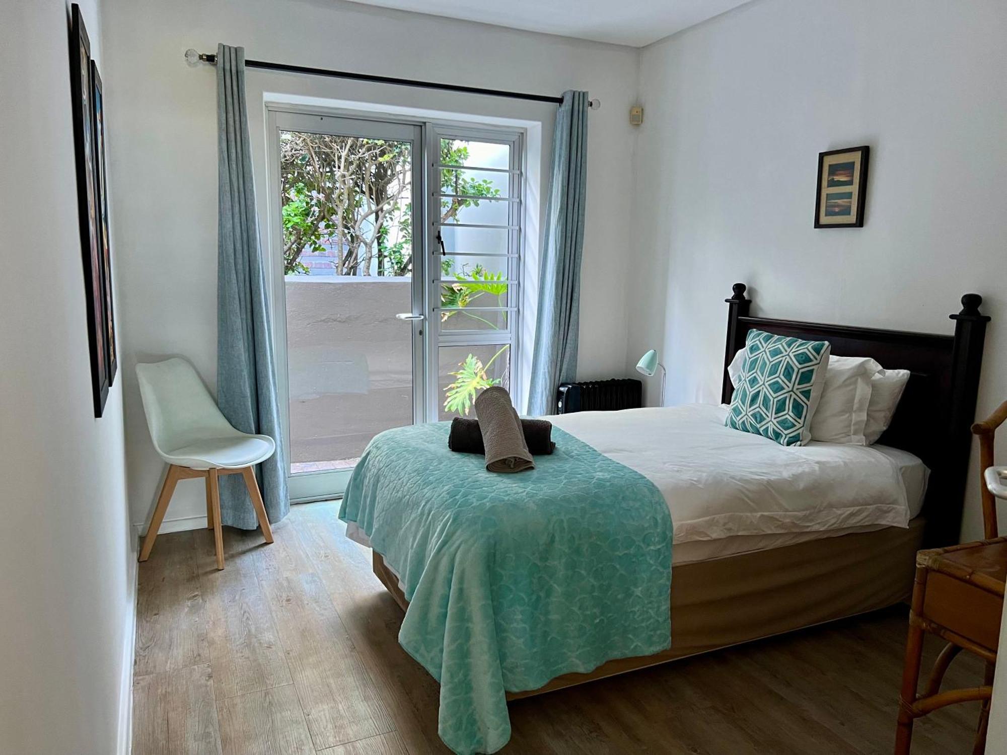 4-bedroom At Dolphin Apartment